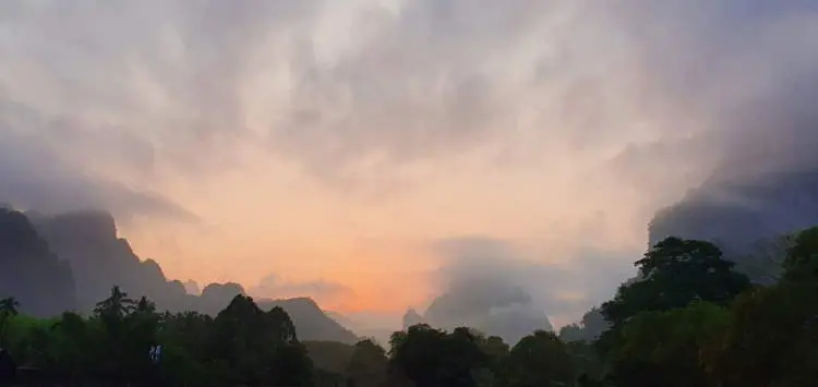 Sunrise in Khao Sok